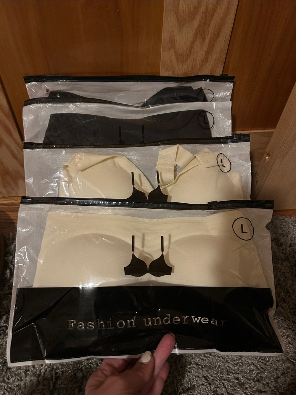 4 Jelly Bras- 2 Cream/2 Black size Large